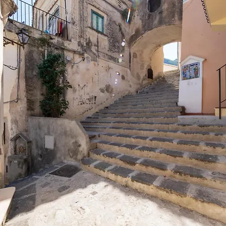 Дом отдыха Camilla House - De Vivo Realty