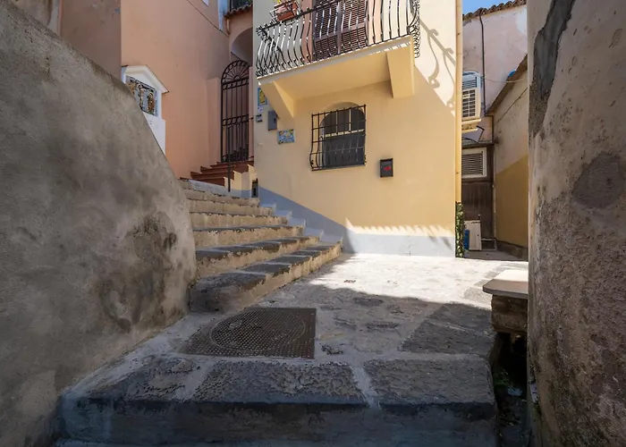 Camilla House - De Vivo Realty Позитано