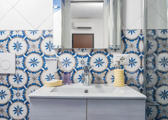 Camilla House - De Vivo Realty